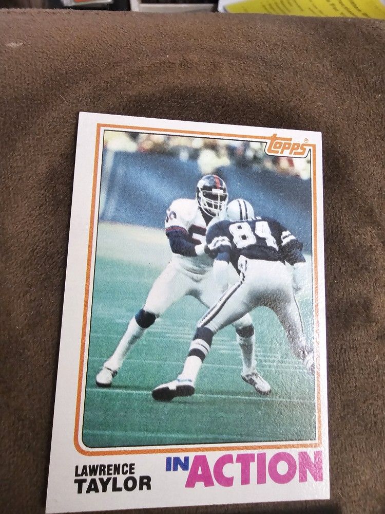 Lawrence Taylor 1982 Topps In Action Card #435