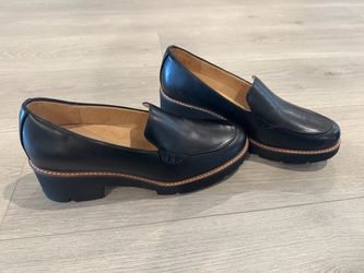 Brand new naturalizer shoes