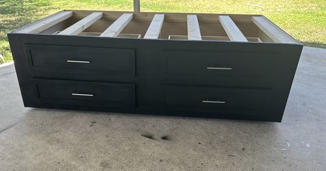 Frame Bed / Twin Size