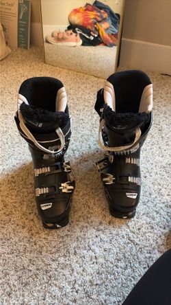 Black Lange Ski Boots