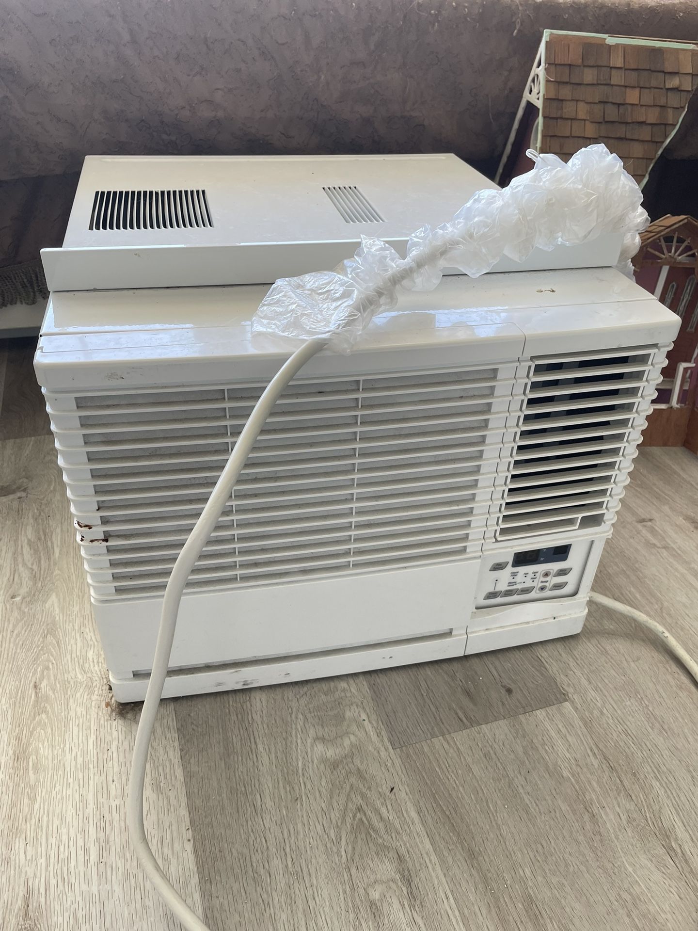 Frederich air conditioning And Heating 8000 BTUs