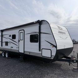 2017 37ft Jayco Travel Trailer
