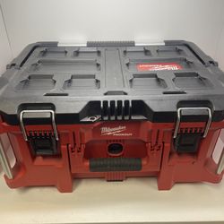Milwaukee PackOut Tool Box 184314/21