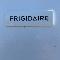 FRIGIDAIRE REFRIGERATOR 
