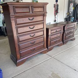 Queen Bed Set (mattress Not Included) 