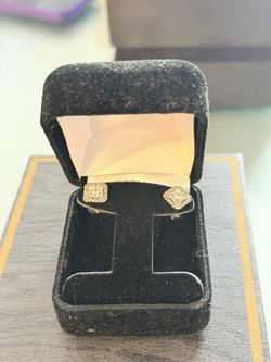 White Gold Diamond Stud Earrings