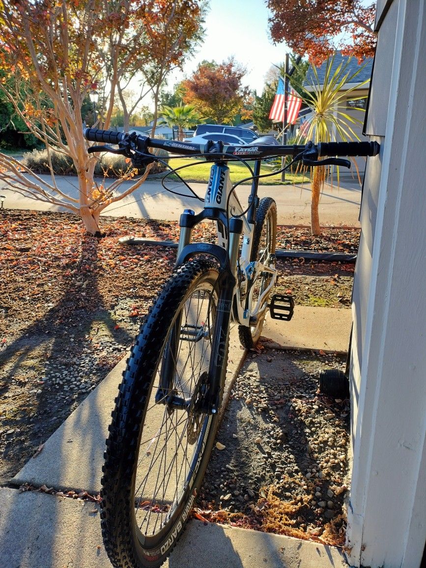 Giant Anthem X29er Mountain Bike S3