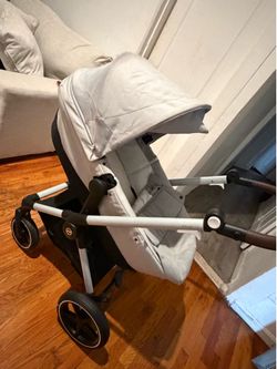 CYBEX EOS LUX STROLLER worth 800$.