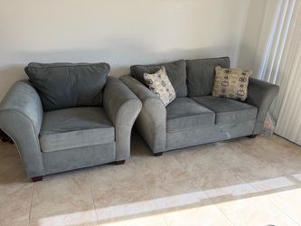3 pieces of sofa $700