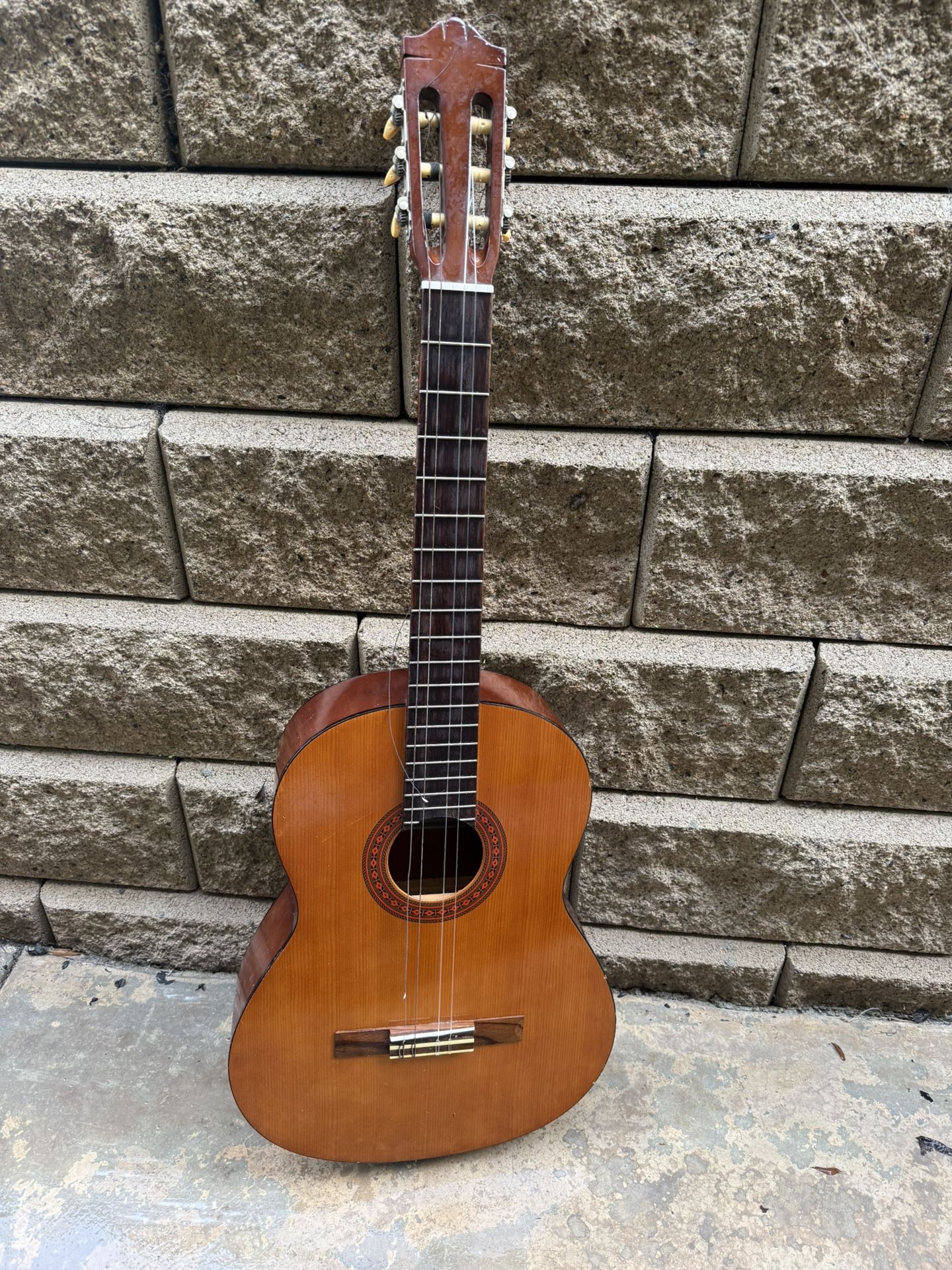 Yamaha C-40 classical guitar