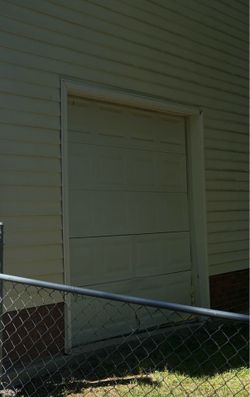 Single car garage door