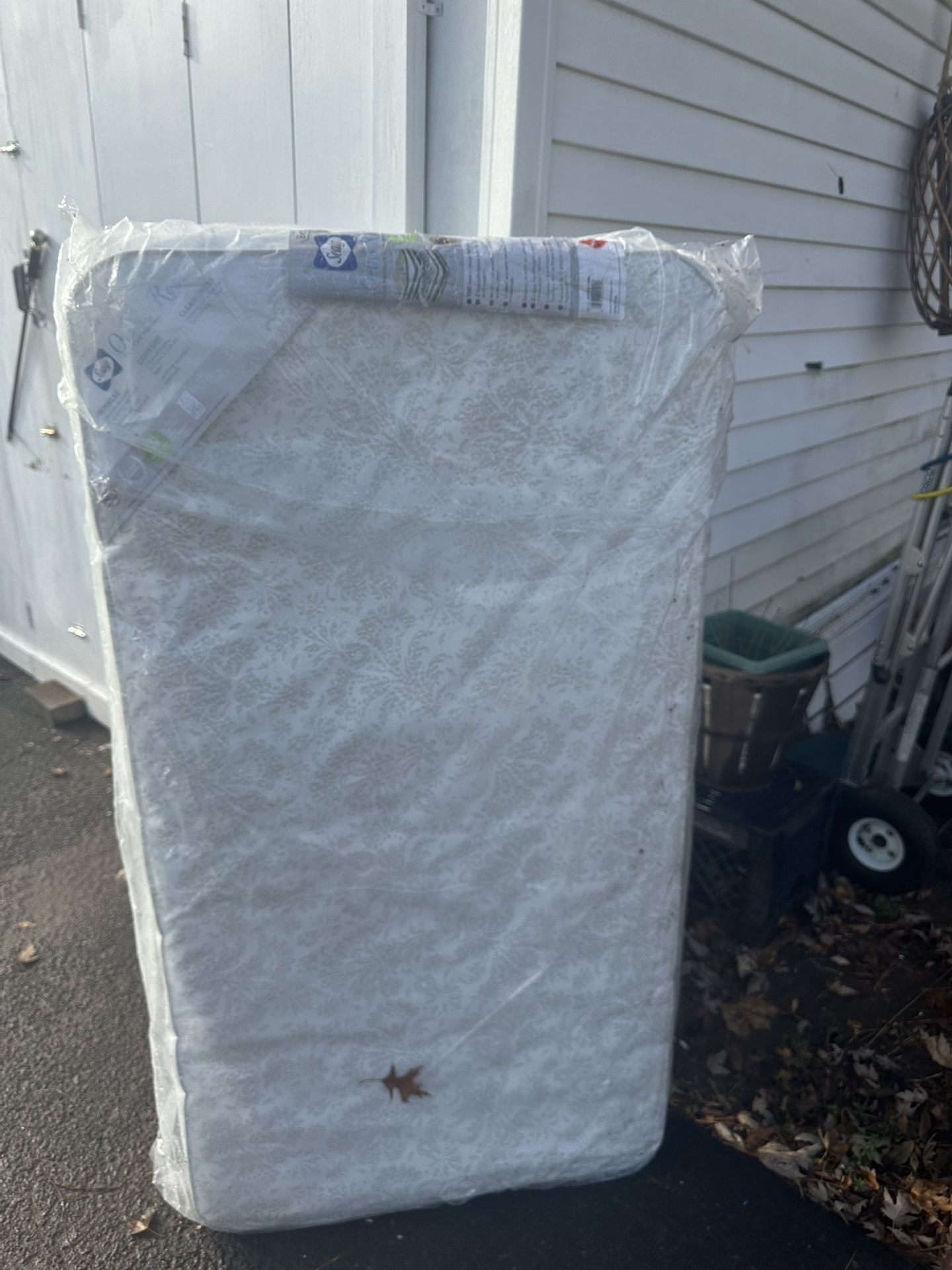 Sealed Crib Mattress.