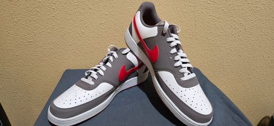 Men's Nike Shoes. NEW. Size 11