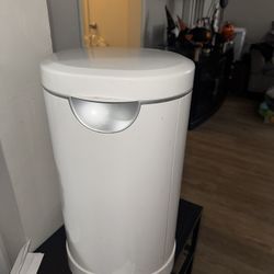 Munchkin Diaper Pale 