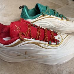 Way of Wade 808 Ultra V2 – Size 9 (Red/Green) – Gently Worn