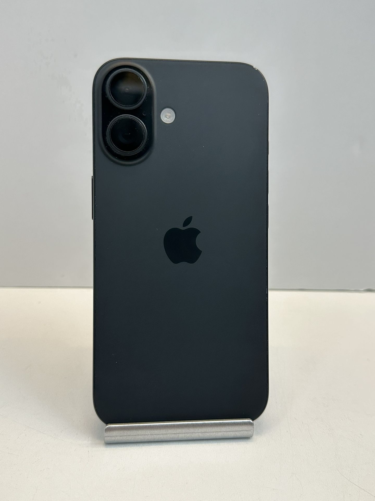 Apple iPhone 16 128gb. ( Unlocked Cellphone )