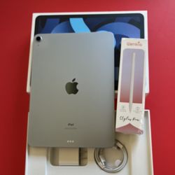 Apple iPad Air 4th Generation 64GB with Box, Pencil, keyboard case like new