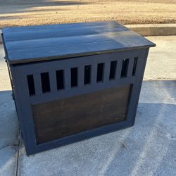 Large wooden crate for a large dog