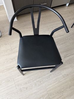 Set of 4 Black Wishbone Dining Chairs - Farmhouse Style