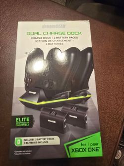 NEW dreamGEAR Dual Charge Dock + 2 Battery Packs for Xbox One Controllers