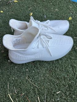 Womens Pony Shoes SIZE 7