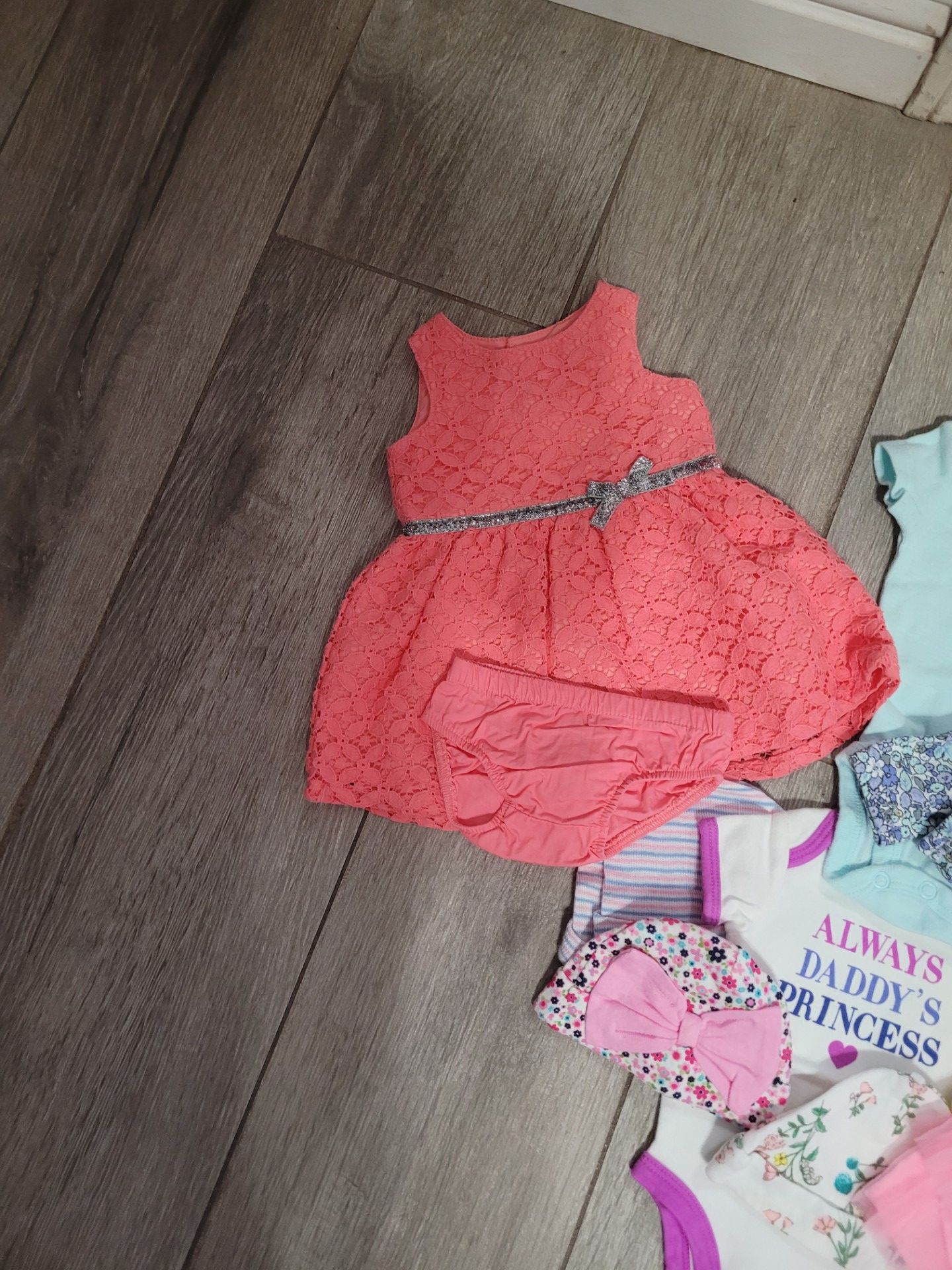 Baby Girl's 0-3 mo. Over 20 pieces