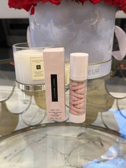 Fenty Beauty by Rihanna  Grip Trip Mattifying & Blurring Primer  FIRM PRICE 💕