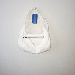 New With Defects Simply Vera Vera Wang White  Leather Hand Bag $89 Value