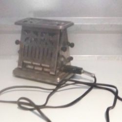 Antique Universal Toaster From 1920's