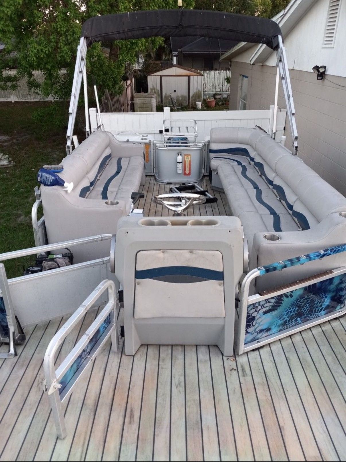 Pontoon Boat 