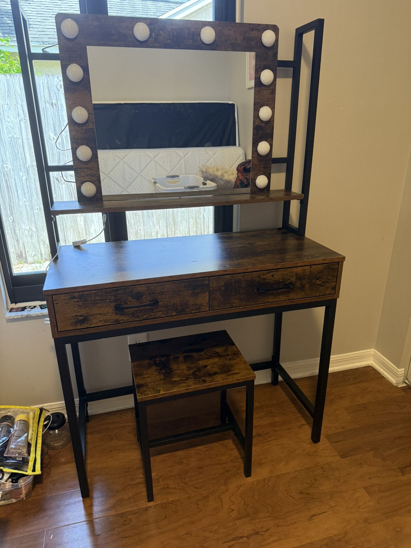 Vanity With Light Up Mirror
