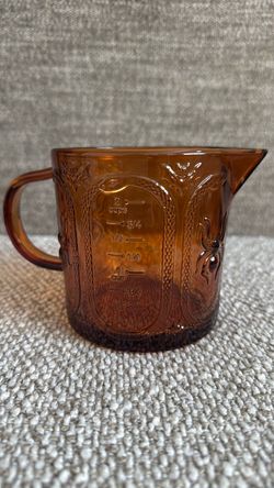 CWC amber glass Halloween measuring cup