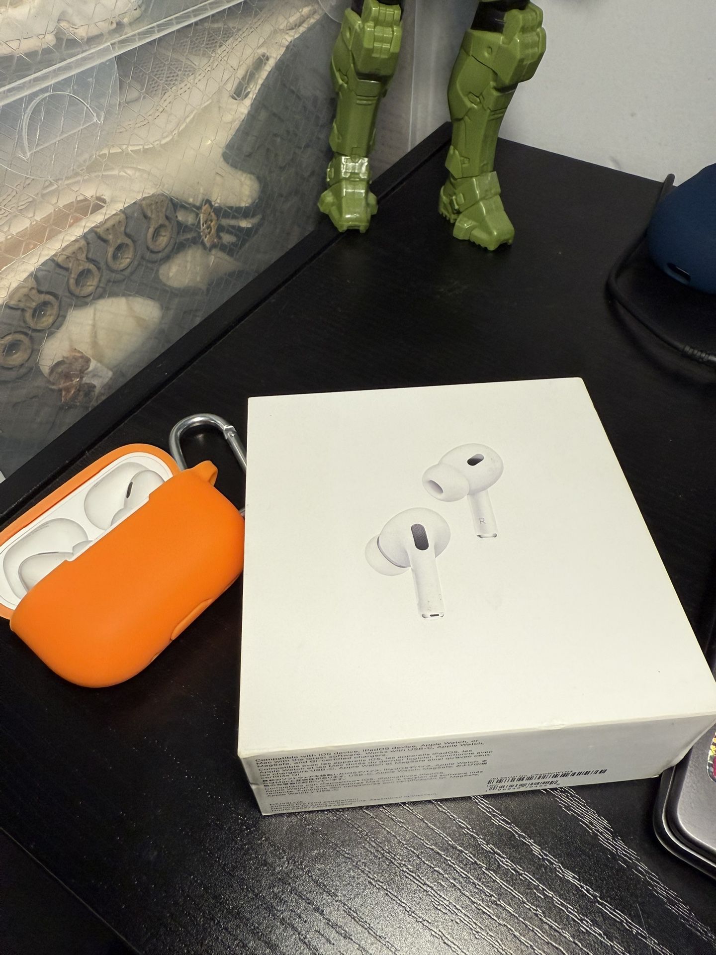 AirPods Pro - Generation 2 (accessories and box Included)