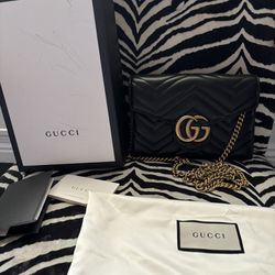 Gucci Marmont Wallet On  A chain 