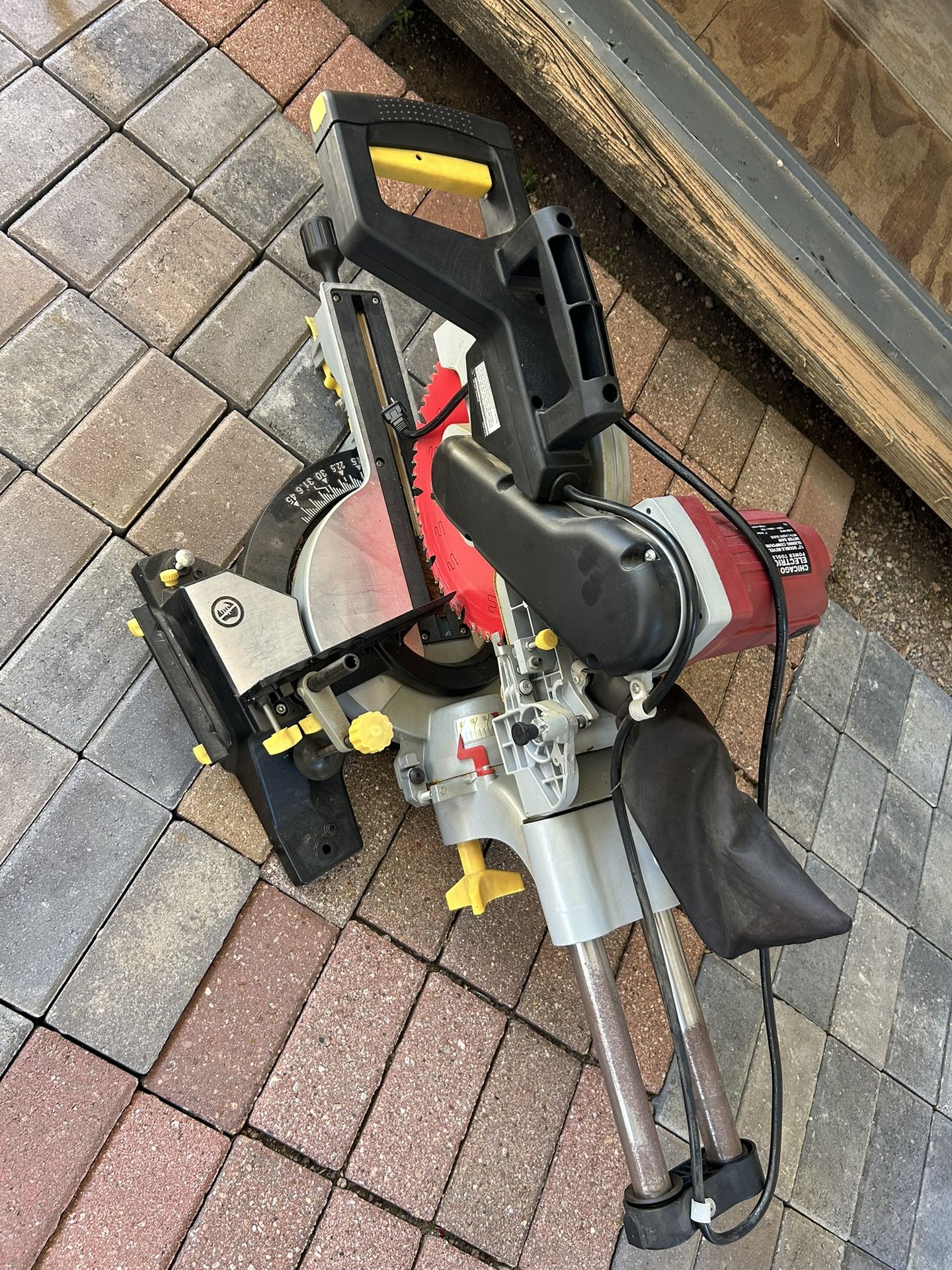 Chicago Electric Power Tool 12inch Saw 