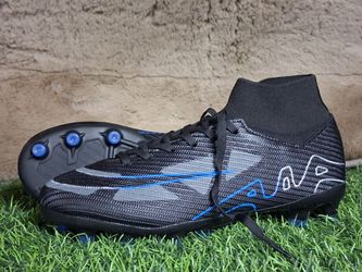 Girls size 8 soccer cleats