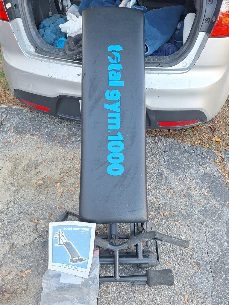 TOTAL GYM 1000 EXERCISE SYSTEM. 