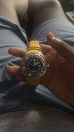 Yellow And Silver Citizens Watch (big Face)