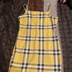 Almost Famous Brand, Color Yellow 