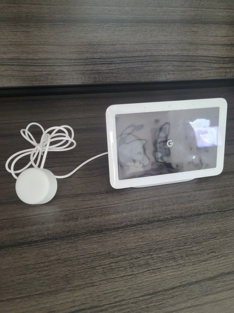 Google Nest Hub w/Speaker - 7" Screen