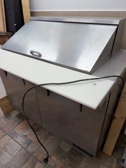 True refrigerated pizza / sandwich station