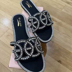 Sandals Woman Size 8 Black & Silver Rhinestones