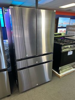 Samsung Bespoke French Door Refrigerator with Chiller!