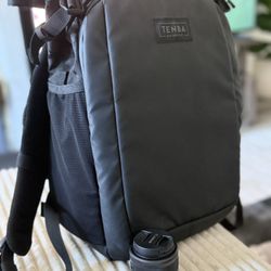 Canon EOS 15-45mm Lens & Camera Backpack