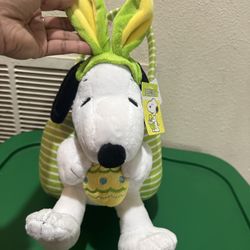 Snoopy Musical Easter Basket $10 