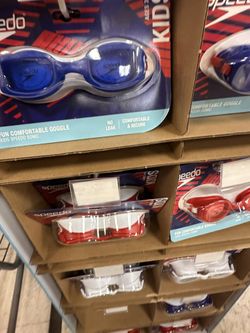 Goggles - Kids and Jr Sizes New Speedo 