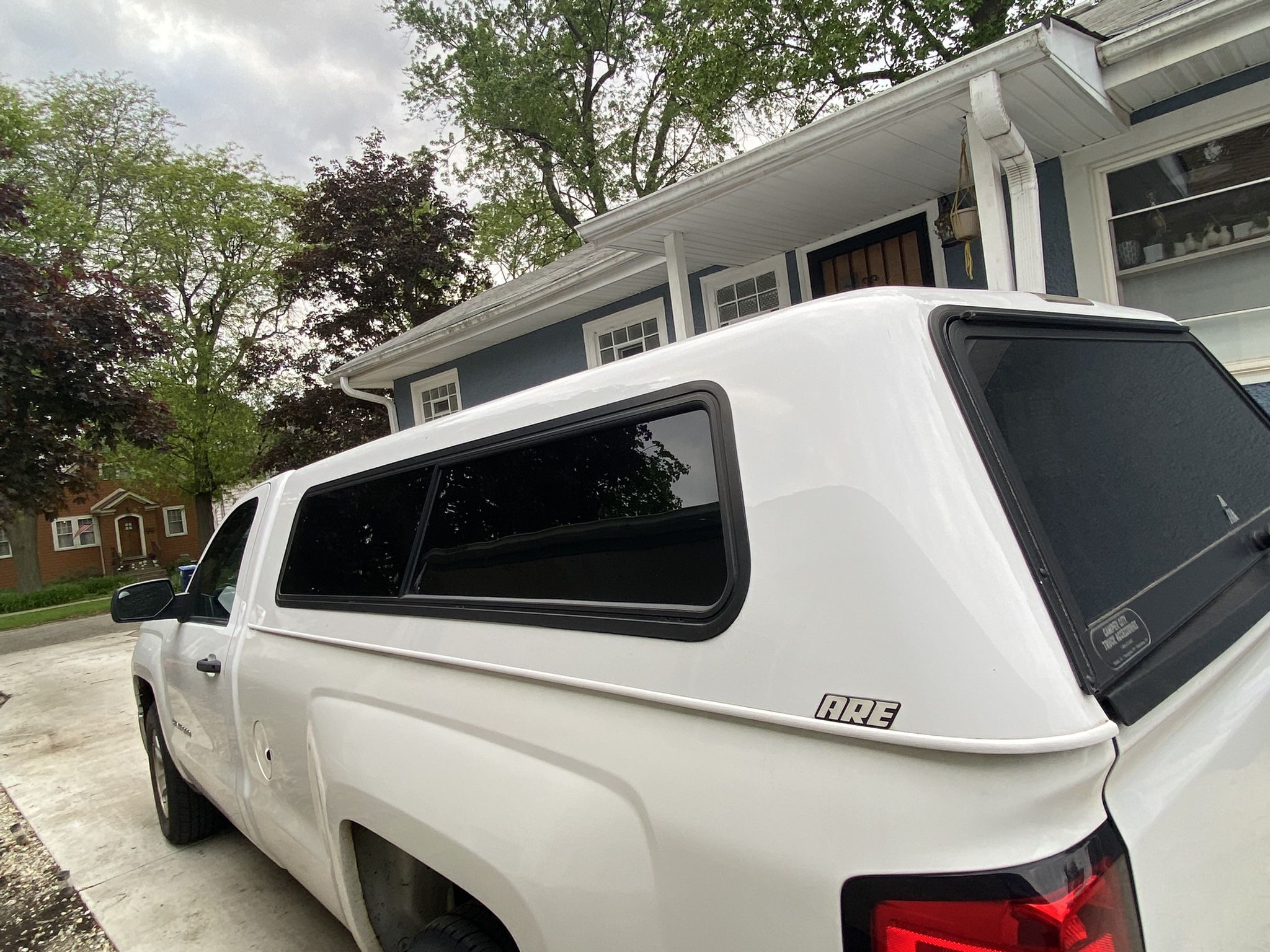 Truck Bed Cover/camper