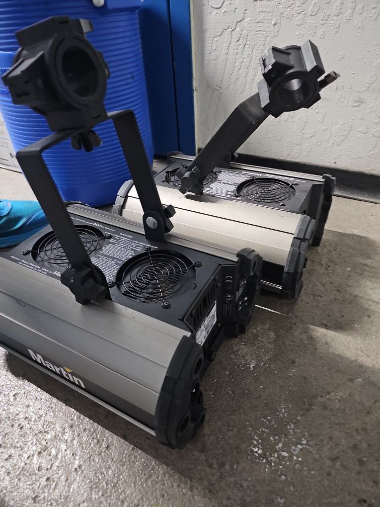 Martin Mania EF1i US DJ Dance Floor Color Effect Light 115V 115W