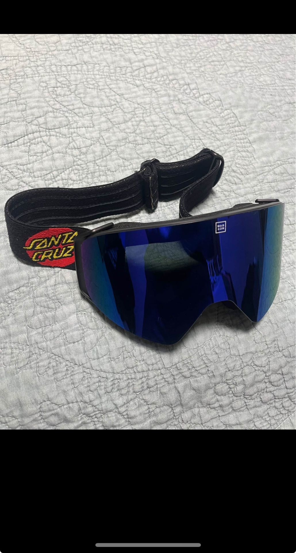 Santa Cruz Snowbaord/Ski Goggles!