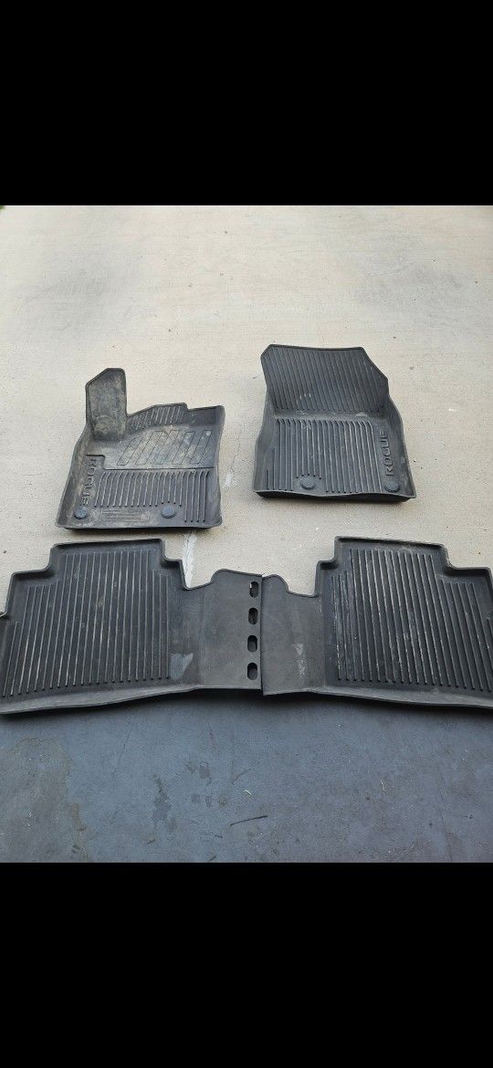 Nissan Rogue Rubber Mats